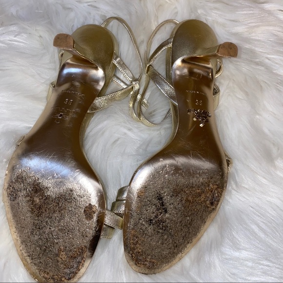 Prada - Picture 2 of 3